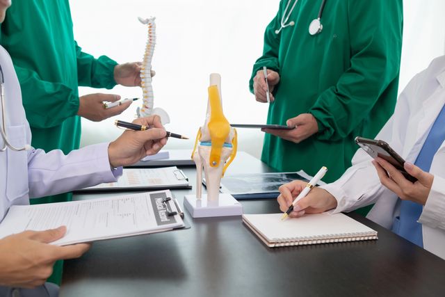 Chirurgie orthopédique des blessés de guerre ou victimes d'attentat